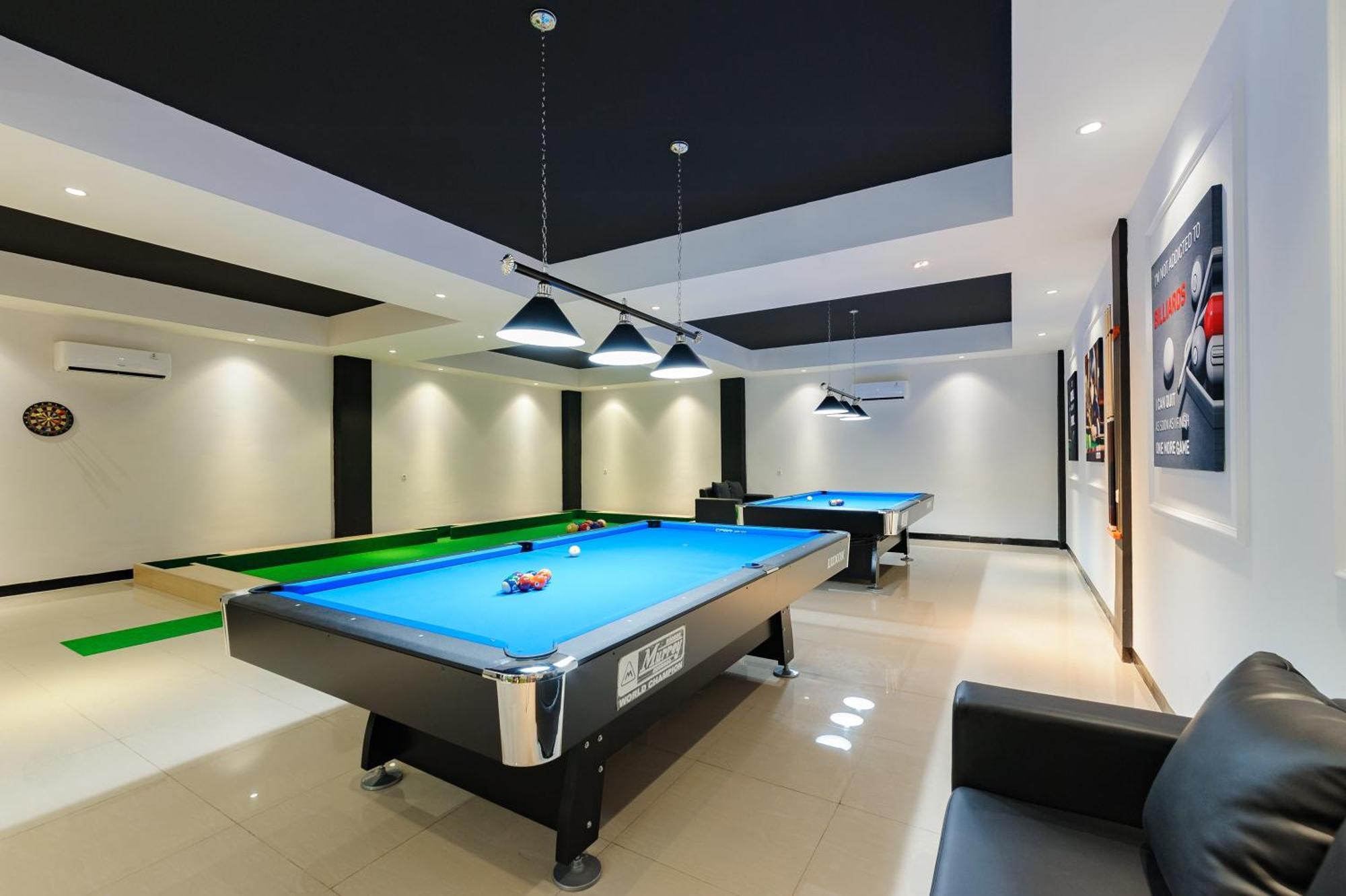 Sans Hotel Max Living Cengkareng Jakarta Exterior foto